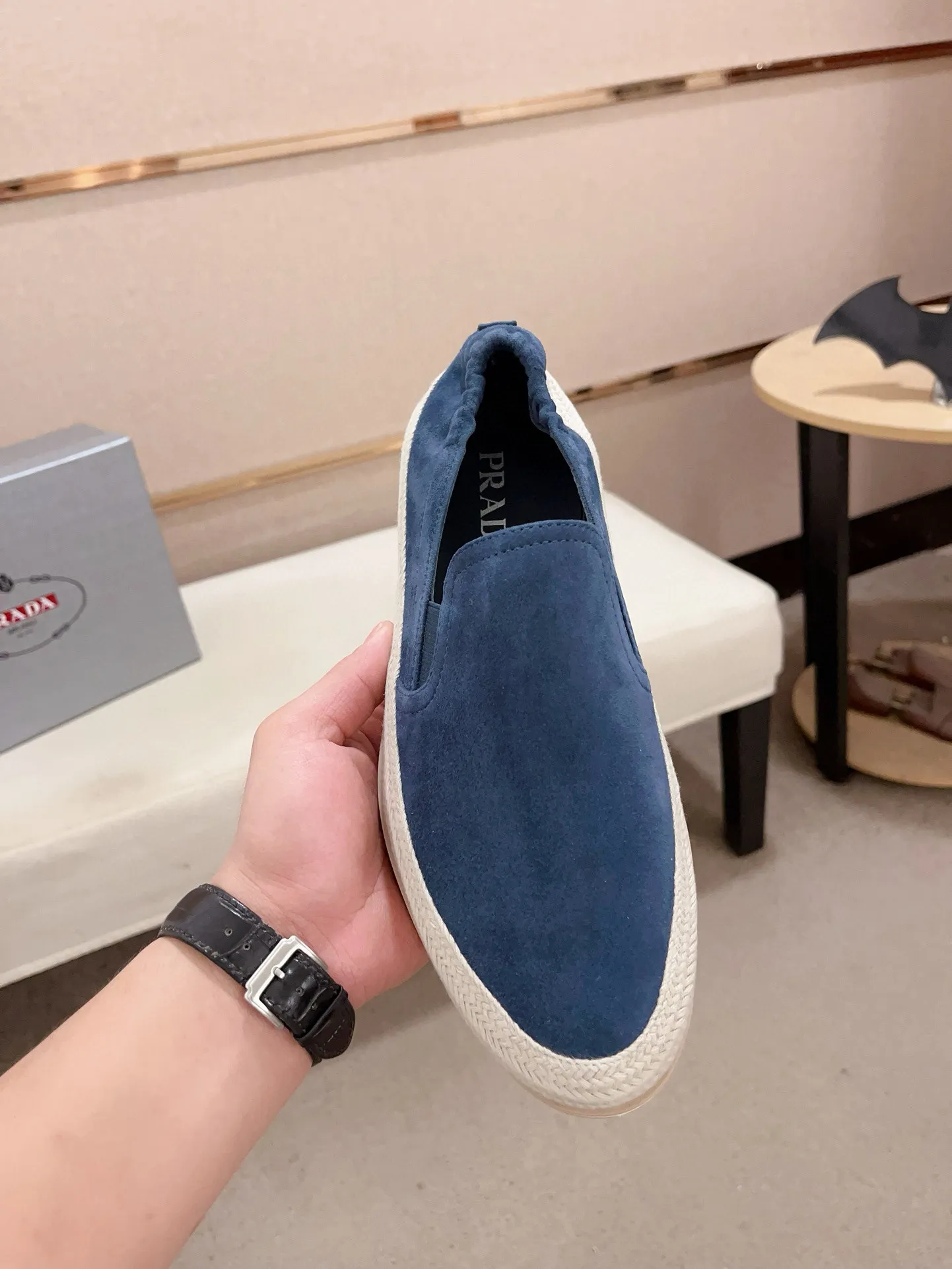 Men's shoes 💰 540💰 ✔️✔️✔️Higher version High-quality new PRADA (Prada) counters are launched at the same time. The new men's shoes and 😘 fabrics are made of high-tech glue-making technology. Lining: Full cowhide lining. 👍🏿 High-end ☄️ air-cushion molded anti-slip rubber outsole, exquisite lines, simple and elegant, comfortable and high-end for leisure travel. Code number: 38 to 45